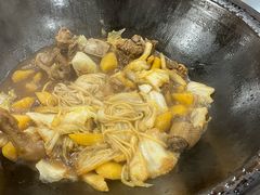-粘豆包柴火铁锅炖