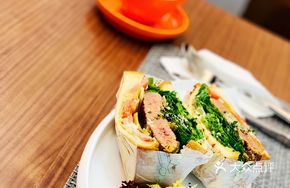 Wagyu Beef Pattie Veggie Sandwich