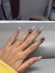 -小黑瓶美甲美睫