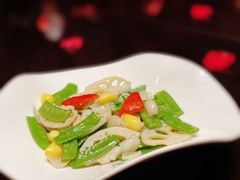 -江上荟·创意中国菜(绿地缤纷城店)