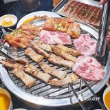 她说这家她从大学就开始吃了，开了七年她就来了七年