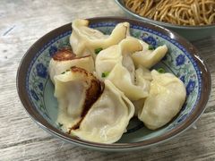 -无名氏宵夜小摊(祝家三姐妹馄饨店)