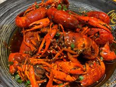 -肥肥虾庄·金牌油焖大虾(汉街SKP店)