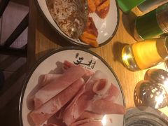 -川渝又一村火锅烤肉自助(步行街店)