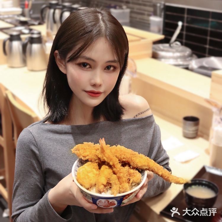 捧一大碗香酥酥的丼饭🍤|金子半之助