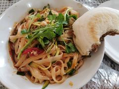 -YI PIN JU 一品居中餐厅 中国超市