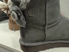 -UGG(燕莎奥特莱斯购物中心店)