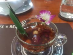 -Chom Cafe and Restaurant