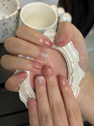 -芊屿芊浔美甲