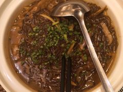 黑松露酱老鸭烧豆面-梦都海鲜酒家(万达广场江桥店)