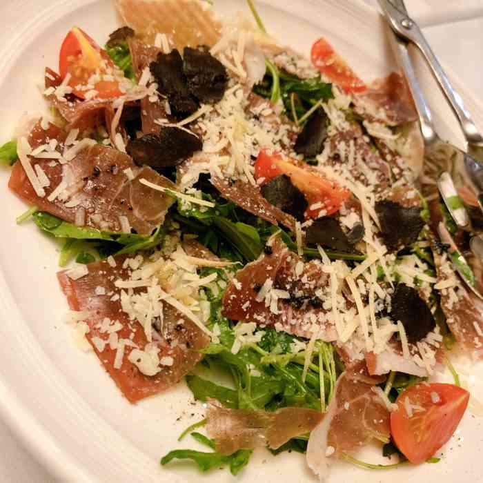 taurus canal托瑞斯-"特殊的日子里还是红酒配西餐比较有情调,因.