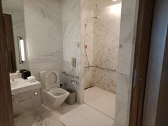 -上海滴水湖皇冠假日酒店