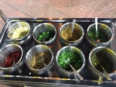 自助调料区-墨脱石锅椰子鸡•香草鸭•东山羊(大东海店)