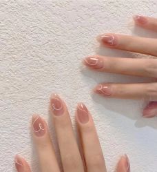 -Lilly.chow美甲美睫