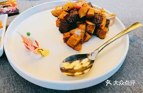 Black Garlic and Mushroom Stir-fried Beef