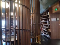 -钟书阁(松江泰晤士小镇店)