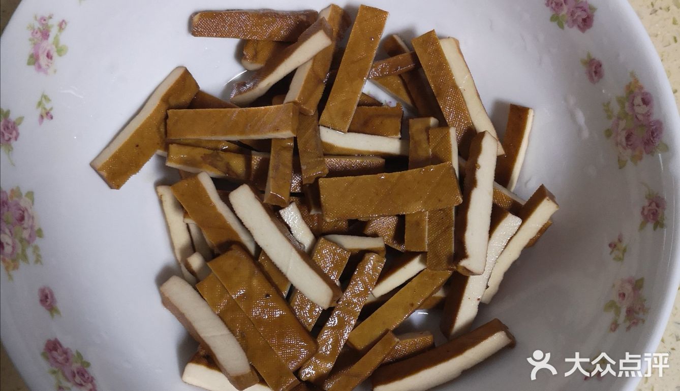 青椒炒香干看起来就特别好吃，自制的更香呢。