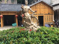 -伊岭岩风景区