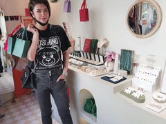 -LADY FAFA(巨鹿路陕西南路路口店)