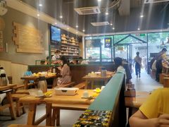 大堂-木屋烧烤(岗顶二店)
