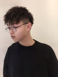 -一東造型烫发染发