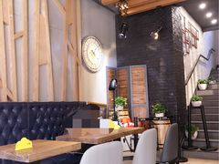 -万利隆·活力烘焙(人民路店)