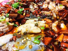 沸腾水煮鱼-东来菜馆•手抓海鲜家常菜•海鲜锅贴(鸽子窝店)