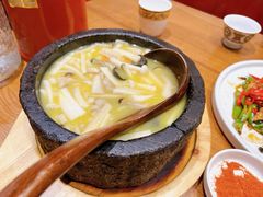 石锅小煮鲜杂菌-敏珠拉姆藏餐·南京厨房(富春江东街店)