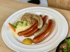 -LENBACH兰巴赫西餐啤酒坊(大连东港店)