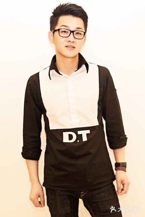 发型总监:林水健