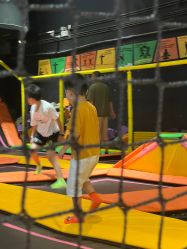 -蹦蹦跳跳(新奥购物中心店)