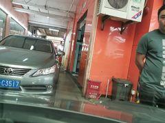 -鲨鱼皮汽车凹陷玻璃修复(静安店)