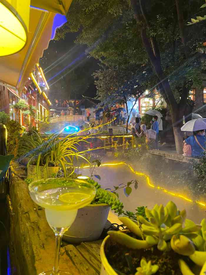 贰麻酒馆四方街店
