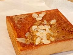 厚切焦糖扁桃仁吐司-奈雪的茶(宝龙一城店)