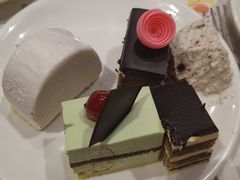 -荣誉国际酒店-云顶旋转餐厅