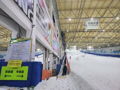 -乔波室内滑雪场