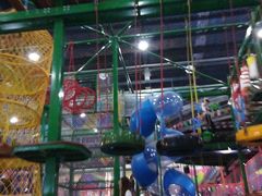 -超人空间竞技场·轰趴团建蹦床主题公园