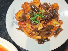 -东口码头·烧鸽子·鱼头泡饼·地方菜(金鹰悦城店)