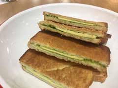 咖椰吐司-HELLO 27 意面·沙拉·帕尼尼