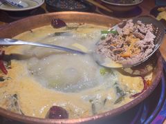 -洱火云南酸菜牛肉火锅(石景山当代商城店)