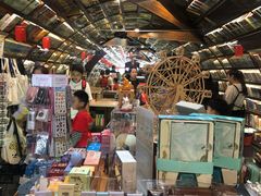 -钟书阁(珍园店)
