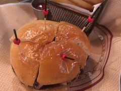 -BOURBON 玻本美式餐厅酒吧(虹桥新天地店)