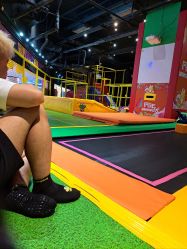 -蹦蹦跳跳(新奥购物中心店)