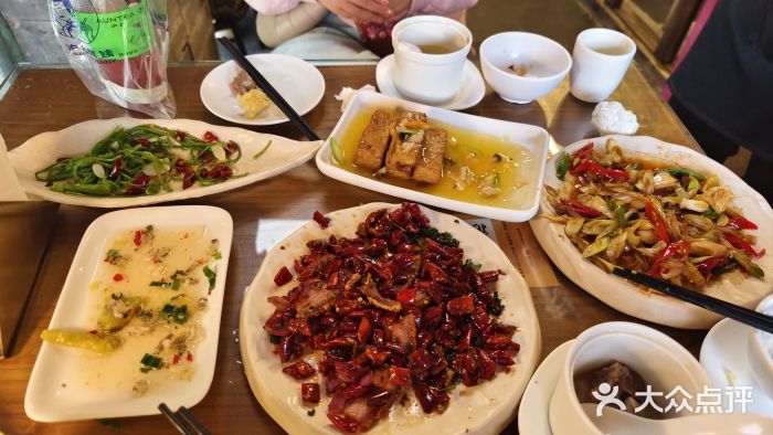 隔壁老王·家常云南菜(花巷店)图片