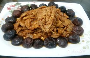Stir-Fried Wheat Gluten with Pork Slices