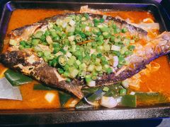 碧绿青椒芒果烤鱼-夯鱼烤鱼·尔滨地标美食(国展店)