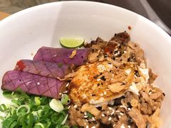 beef&nbsp;sriracha&nbsp;don-Elephant Grounds(STARSTREET)