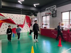 -悦动体能篮球羽毛球网球(三里河店)