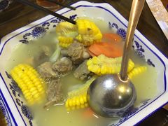 排骨玉米胡萝卜汤-阿鹏故事云南野生菌火锅(人民路店)