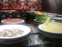 -钱小主·自助回旋烤肉火锅餐厅(东方新天地店)